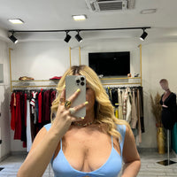 Top Erin con coprispalle Celeste