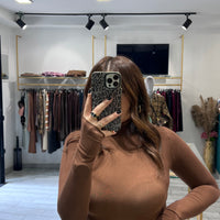 Maglia Manuela a collo alto Marrone