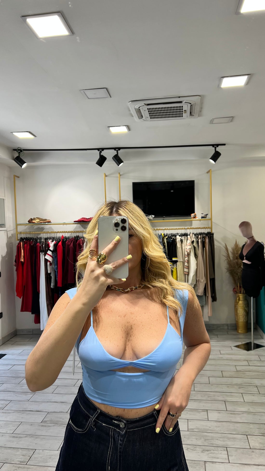 Top Erin con coprispalle Celeste