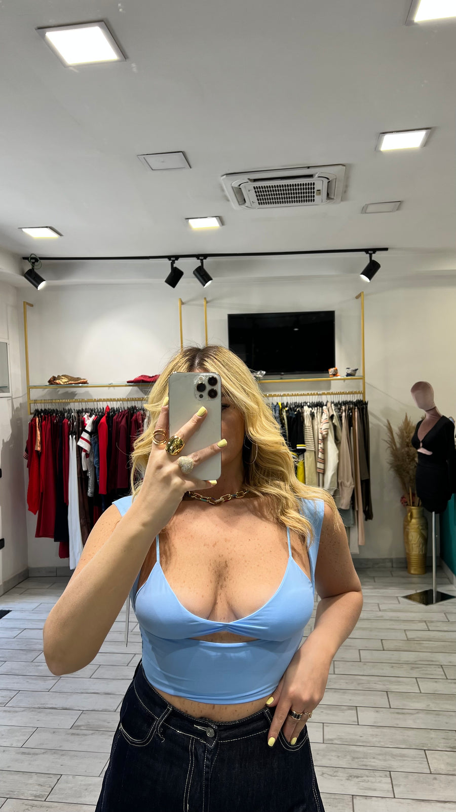 Top Erin con coprispalle Celeste