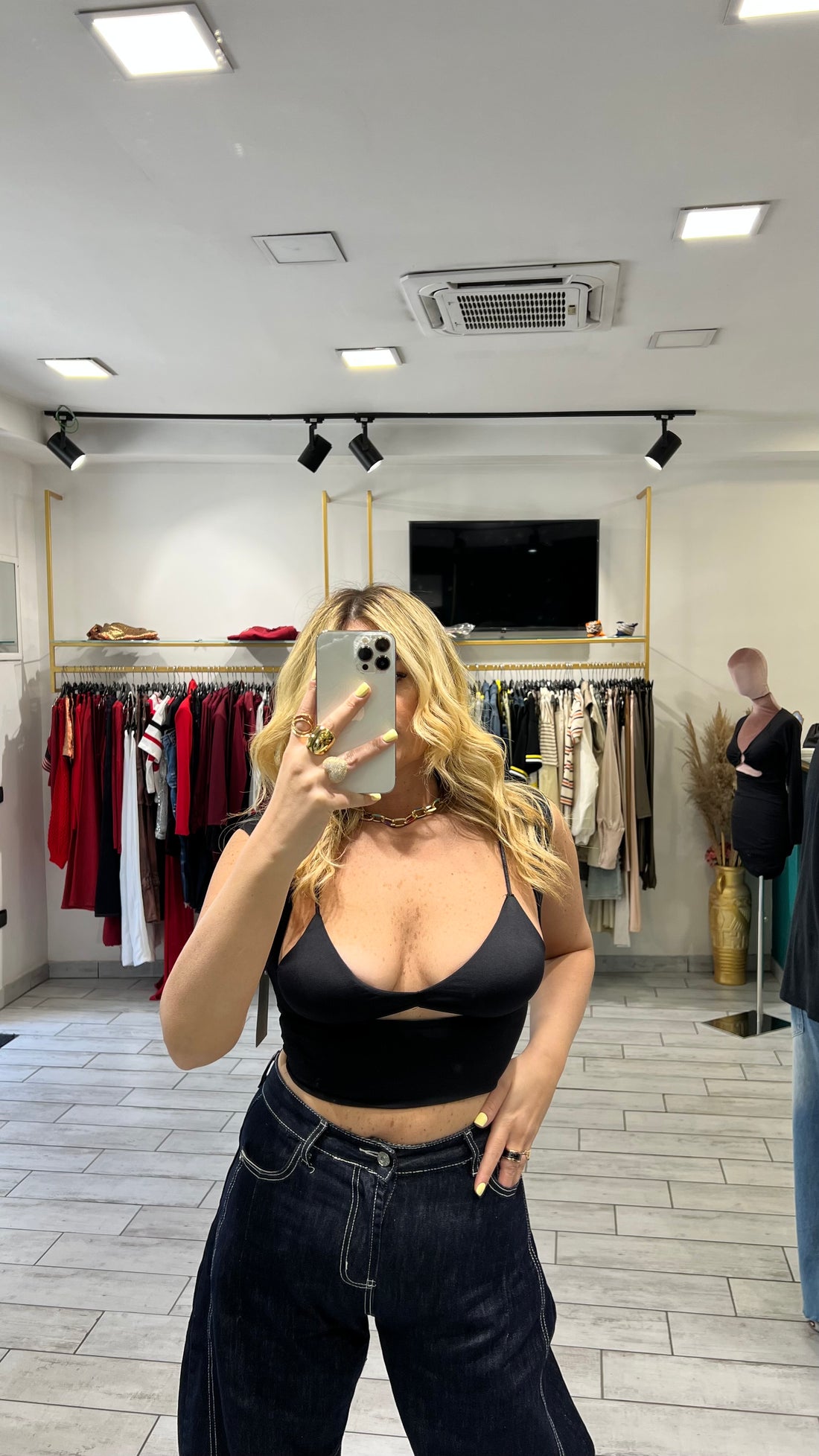 Top Erin con coprispalle Nero