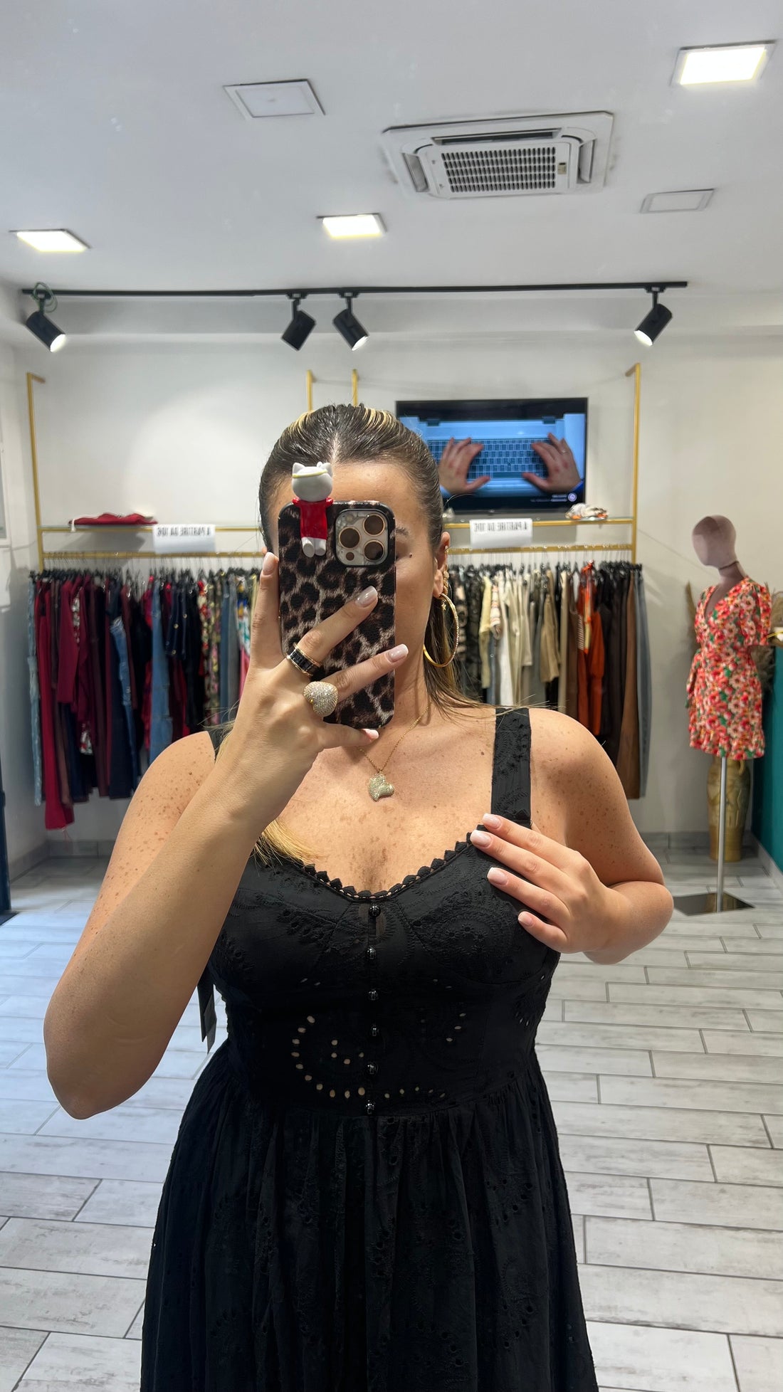 Dress Vientha Nero in pizzo San Gallo