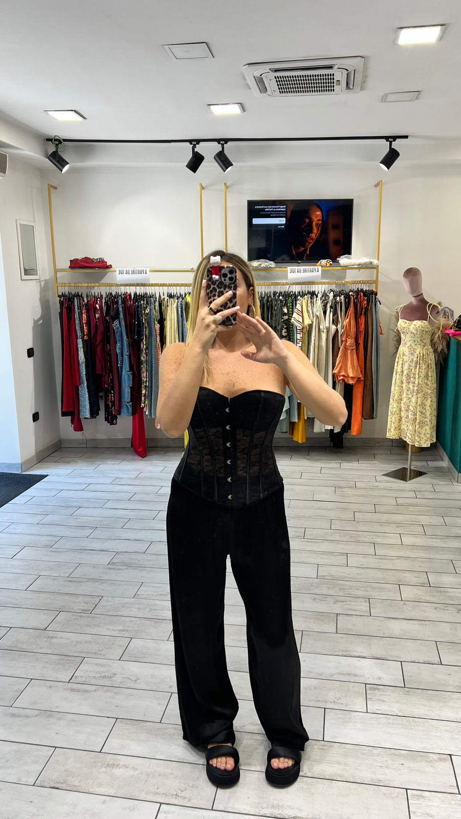 Bustino Kourtney Nero