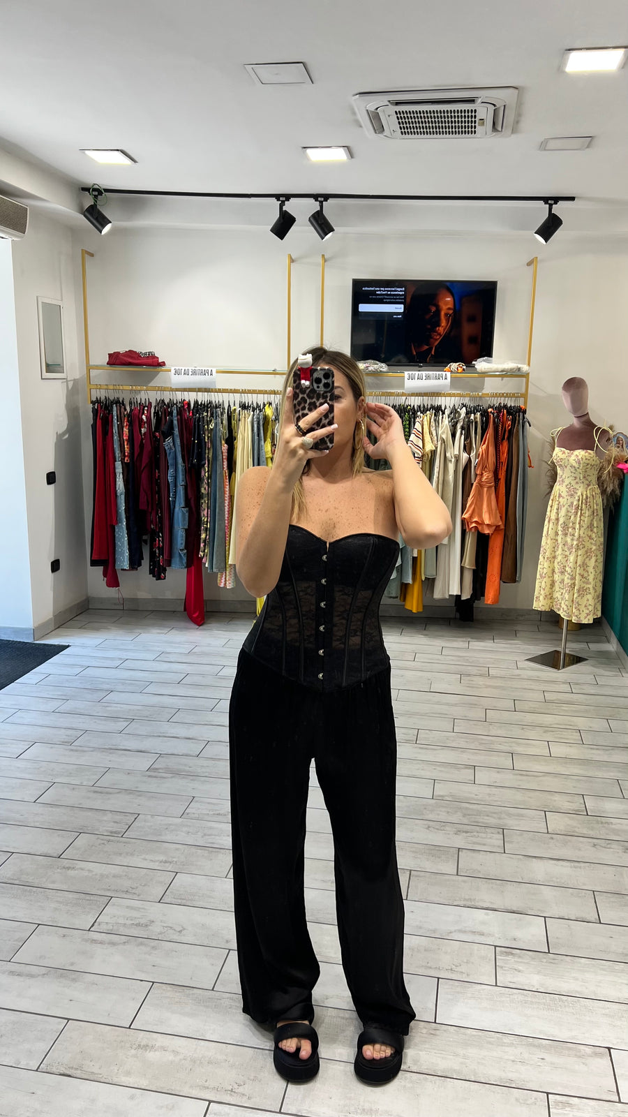 Bustino Kourtney Nero