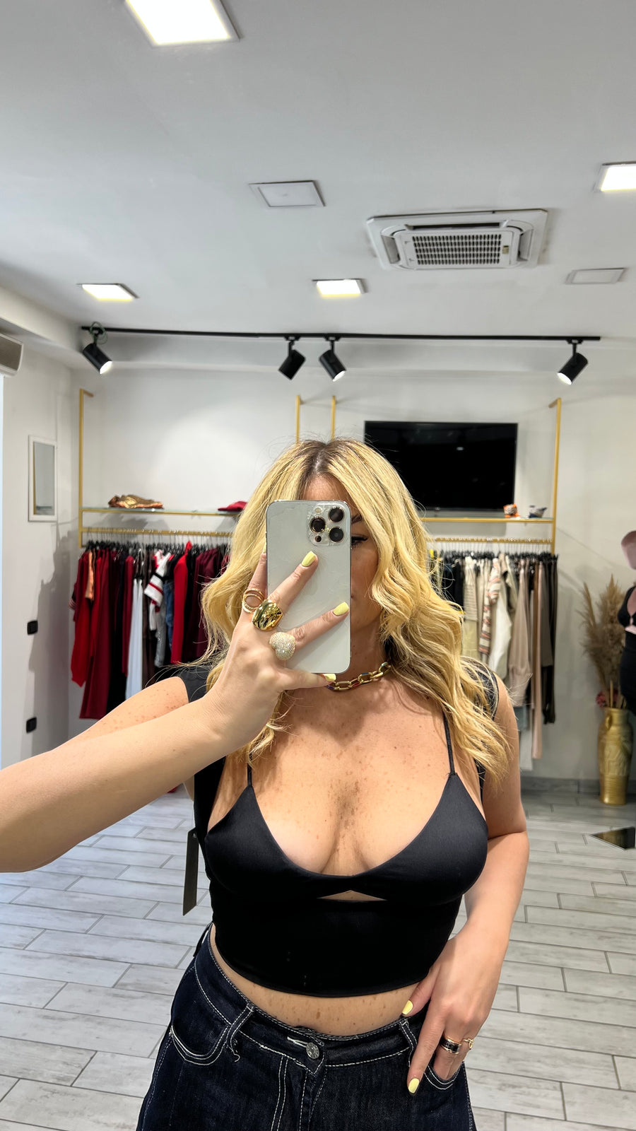 Top Erin con coprispalle Nero