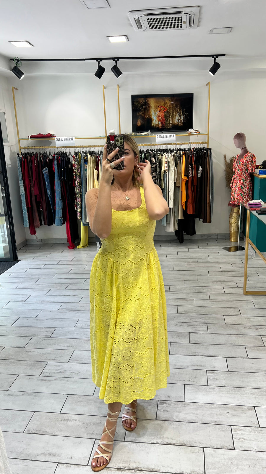 Dress Syl Giallo in pizzo San Gallo