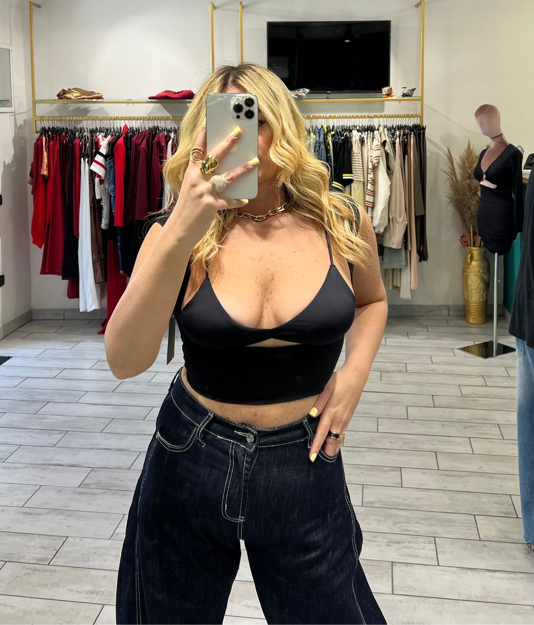 Top Erin con coprispalle Nero